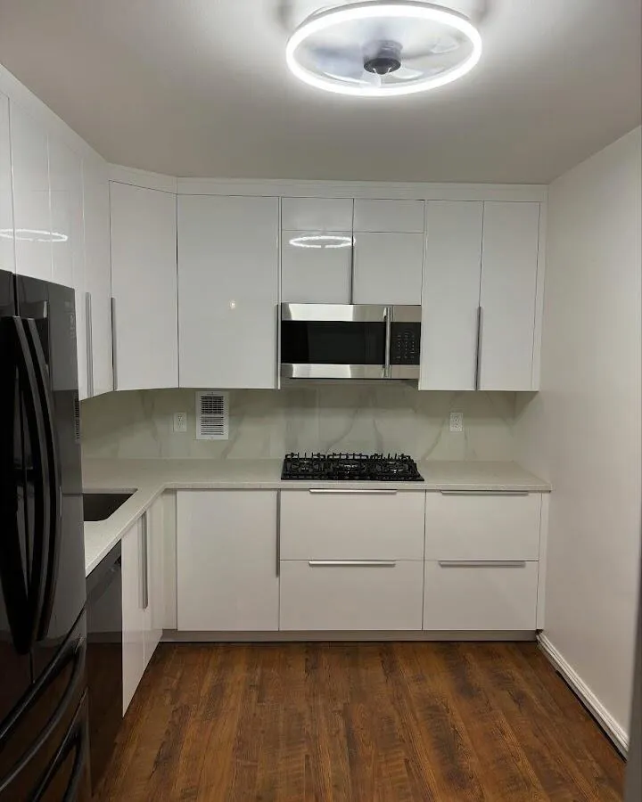Renovated kitchen with quartz countertops in Halfway